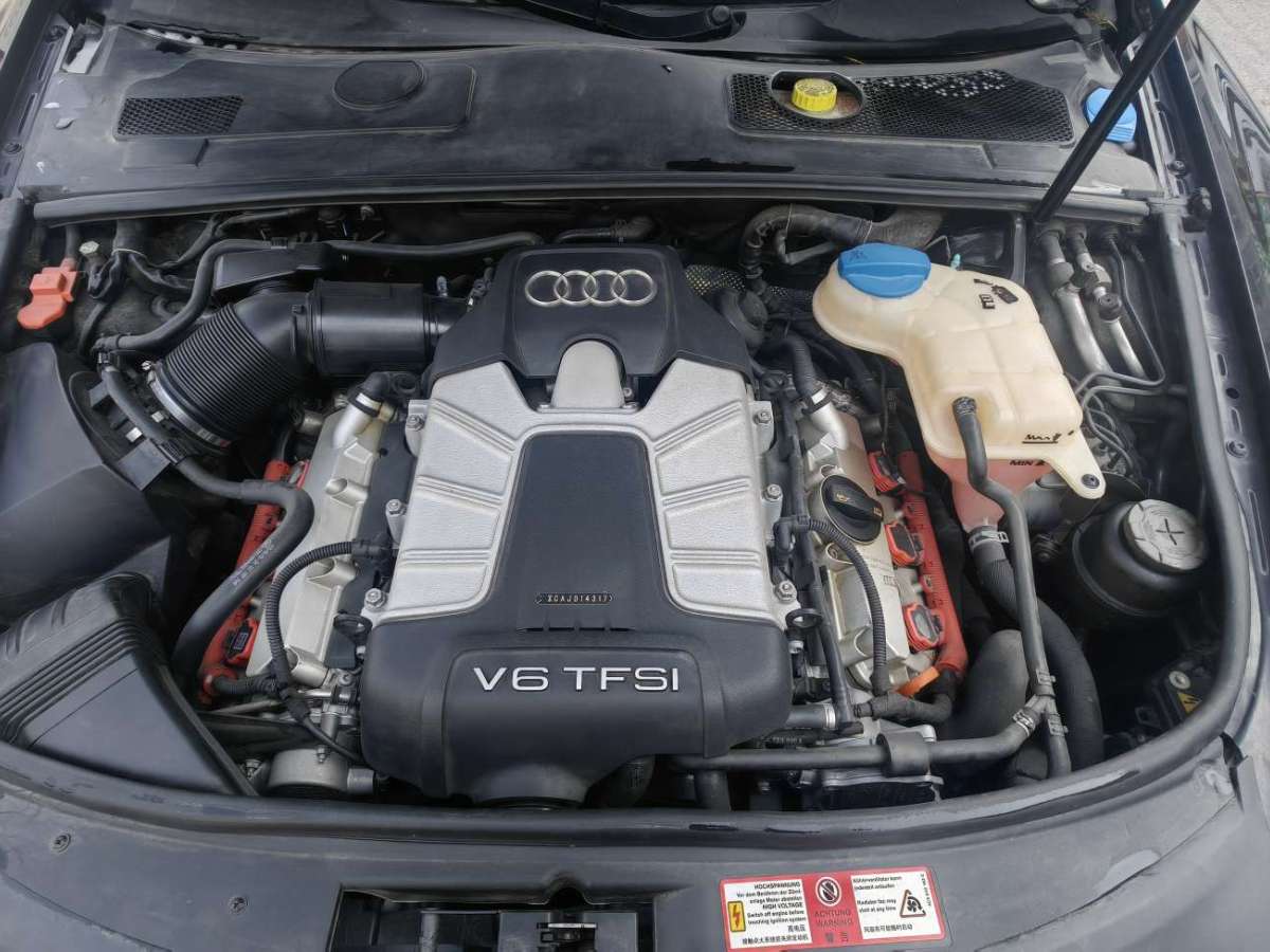 Audi 2010 car image #16