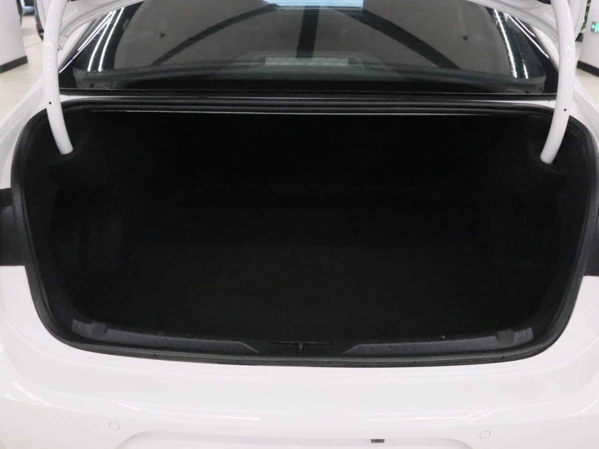 Volkswagen Lamando 2017 immagine di auto #16