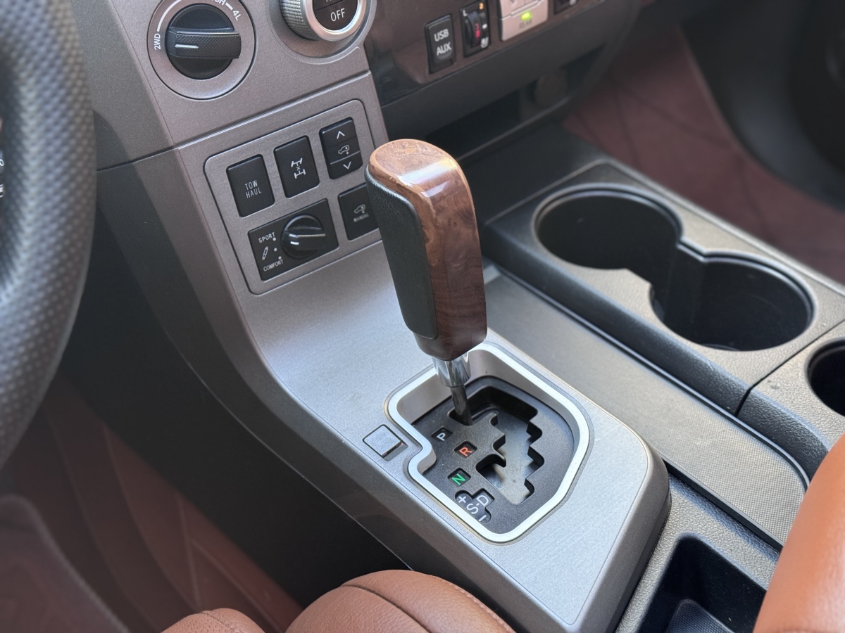 Toyota Sequoia 2010 #16 Toyota Sequoia 2010 imagen de coche #16