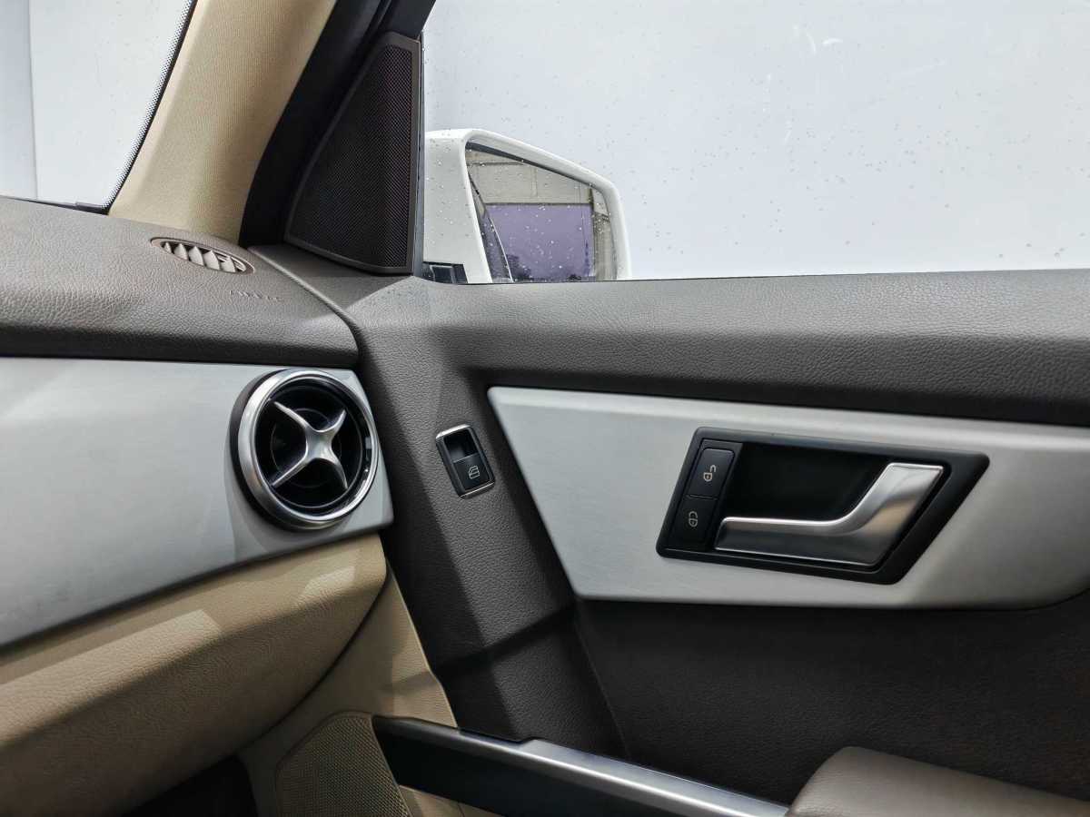 Mercedes-Benz GLK Class 2015 car image #16