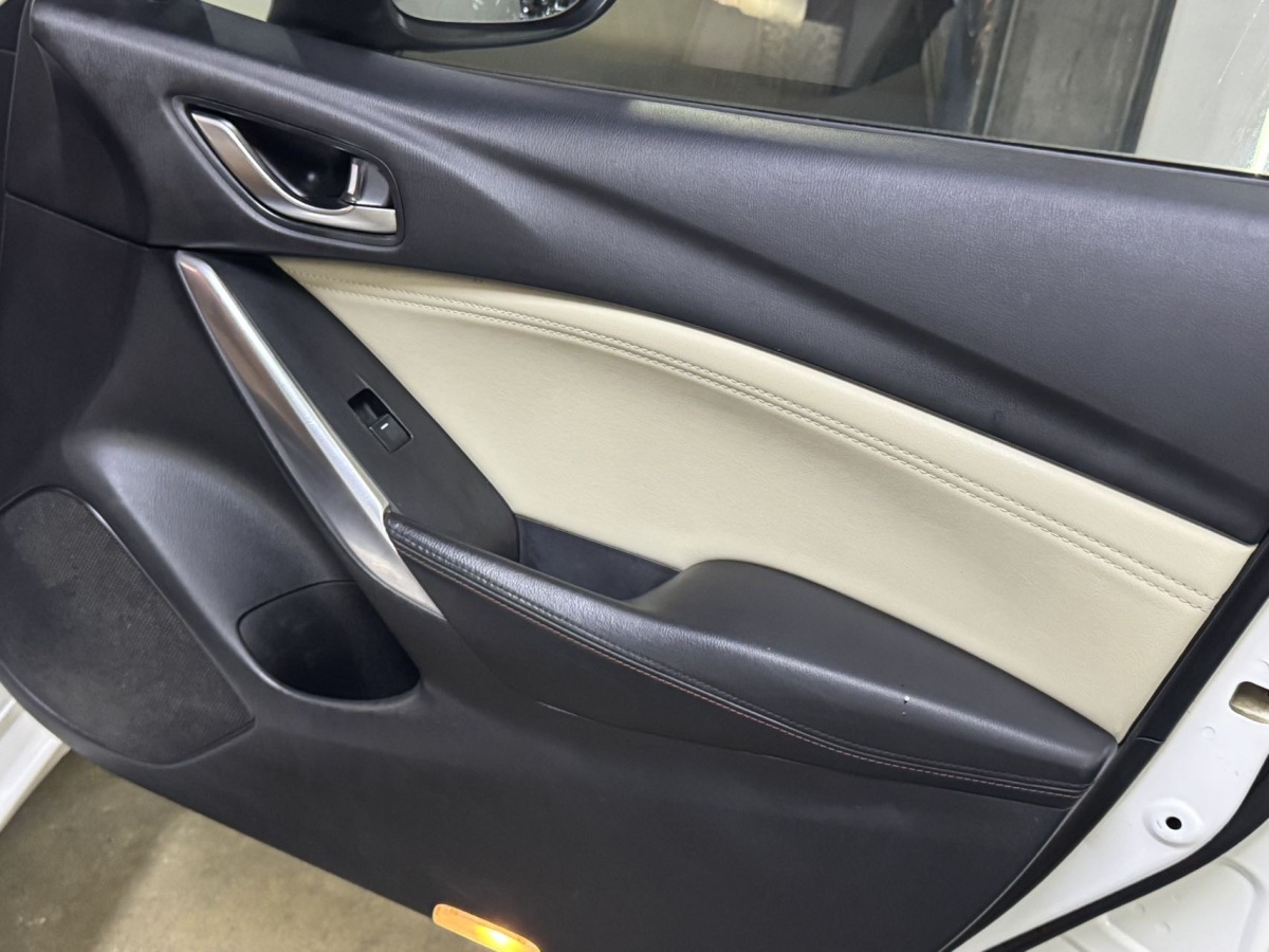 Mazda 2014 car image #16