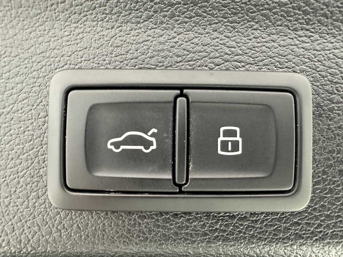 Audi Q3 2023 صورة سيارة #16