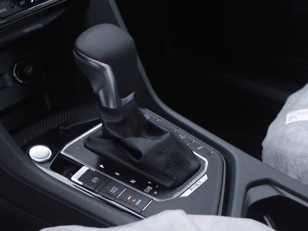 Volkswagen Tiguan L New Energy 2025 car image #16