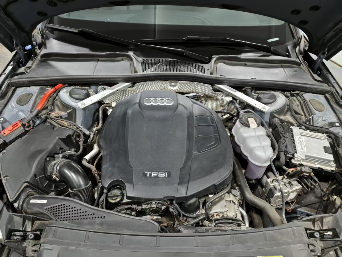 Audi A4L 2022 car image #16