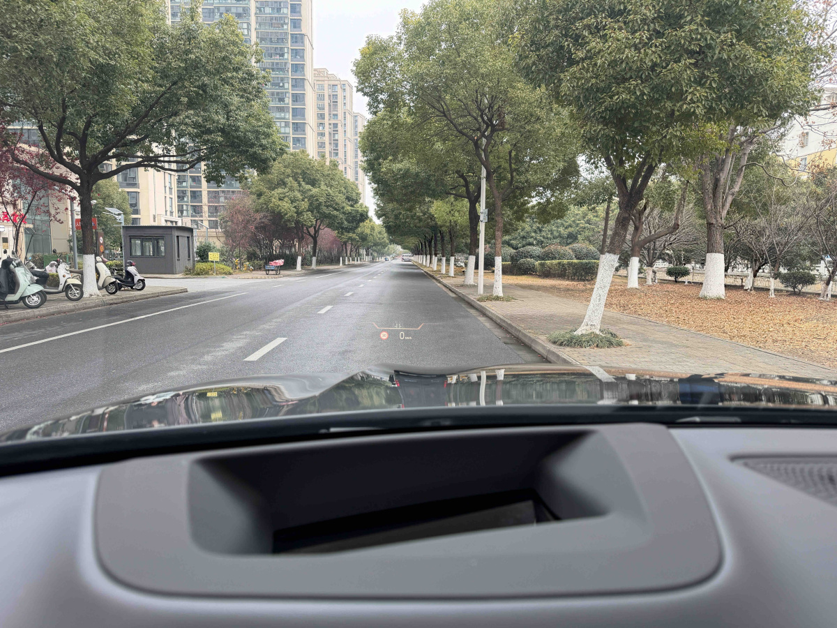 BMW X5 2025 car image #16