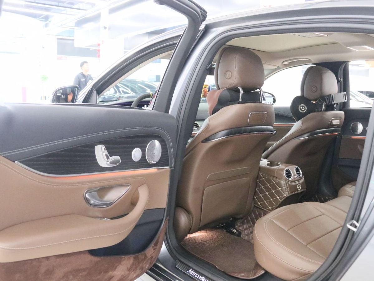 Mercedes-Benz 2019 car image #16