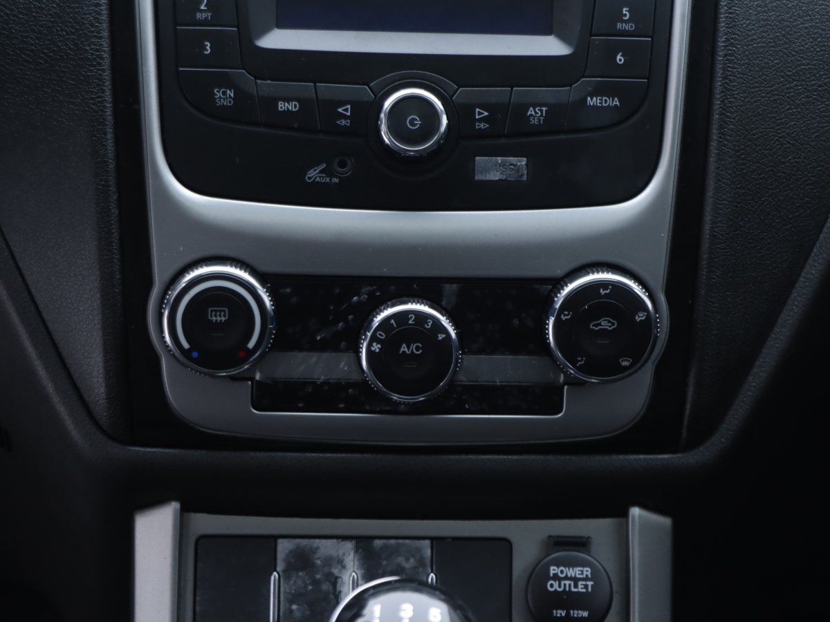 GEELY Emgrand Classic 2014 #16 GEELY Emgrand Classic 2014 car image #16