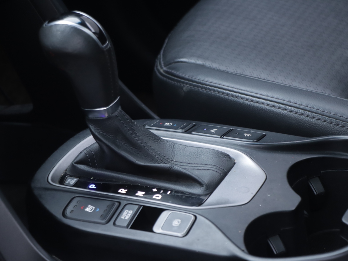 Hyundai Santa Fe 2013 car image #16