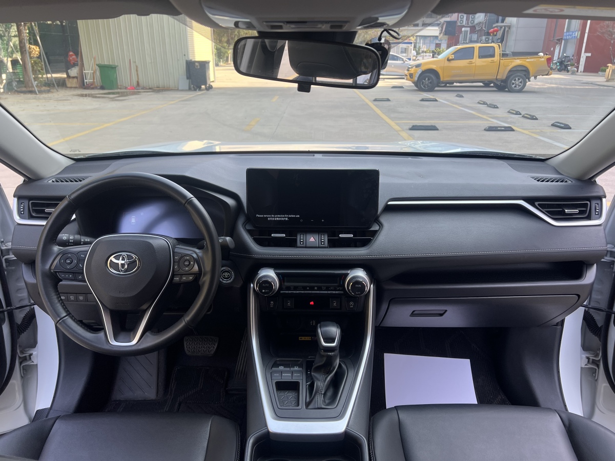 Toyota RAV4 2024 car image #16