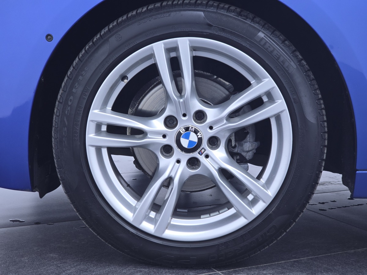 BMW 3 Series GT 2018 immagine di auto #16