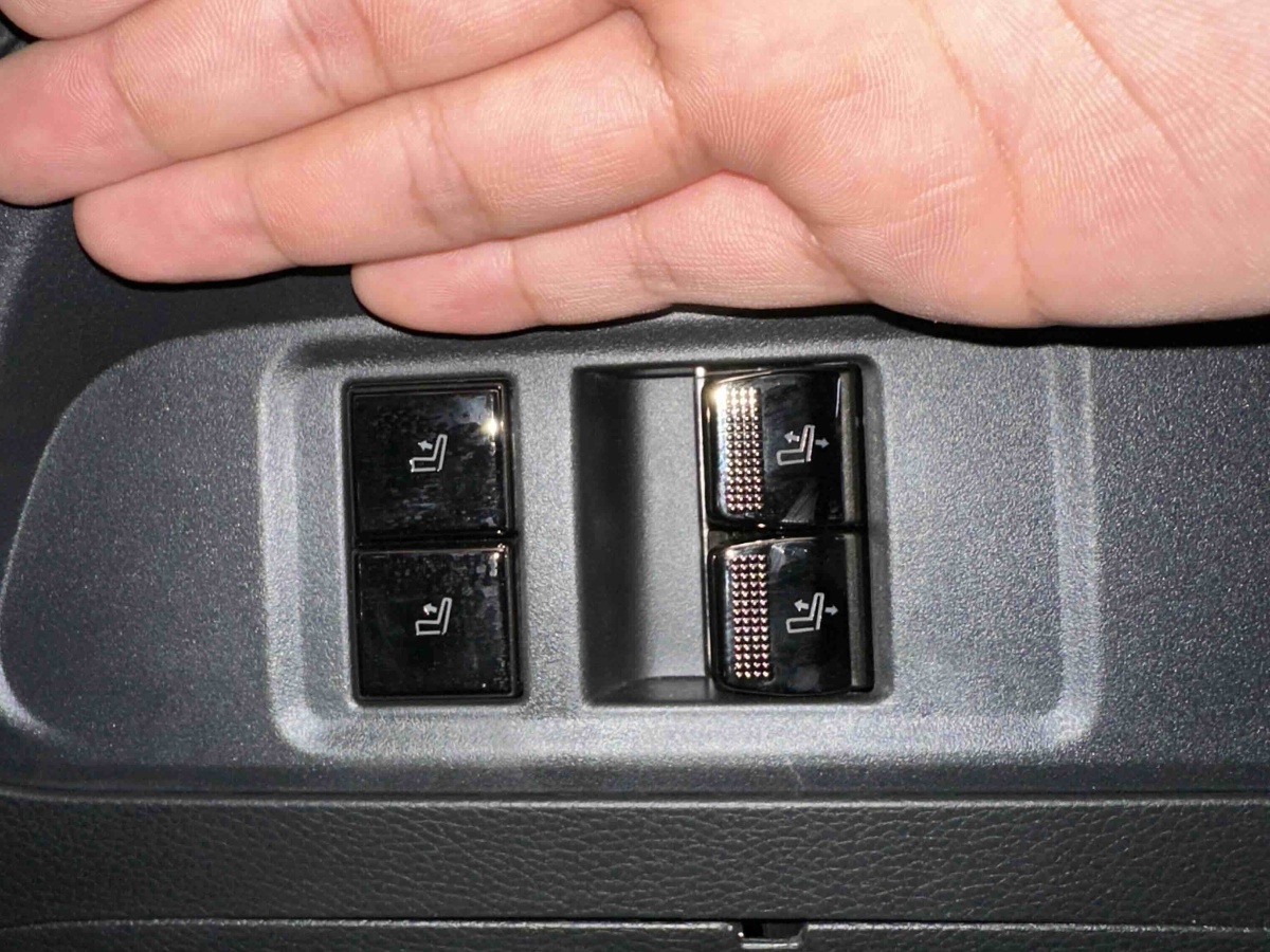 GAC Trumpchi ES9 2025 car image #16