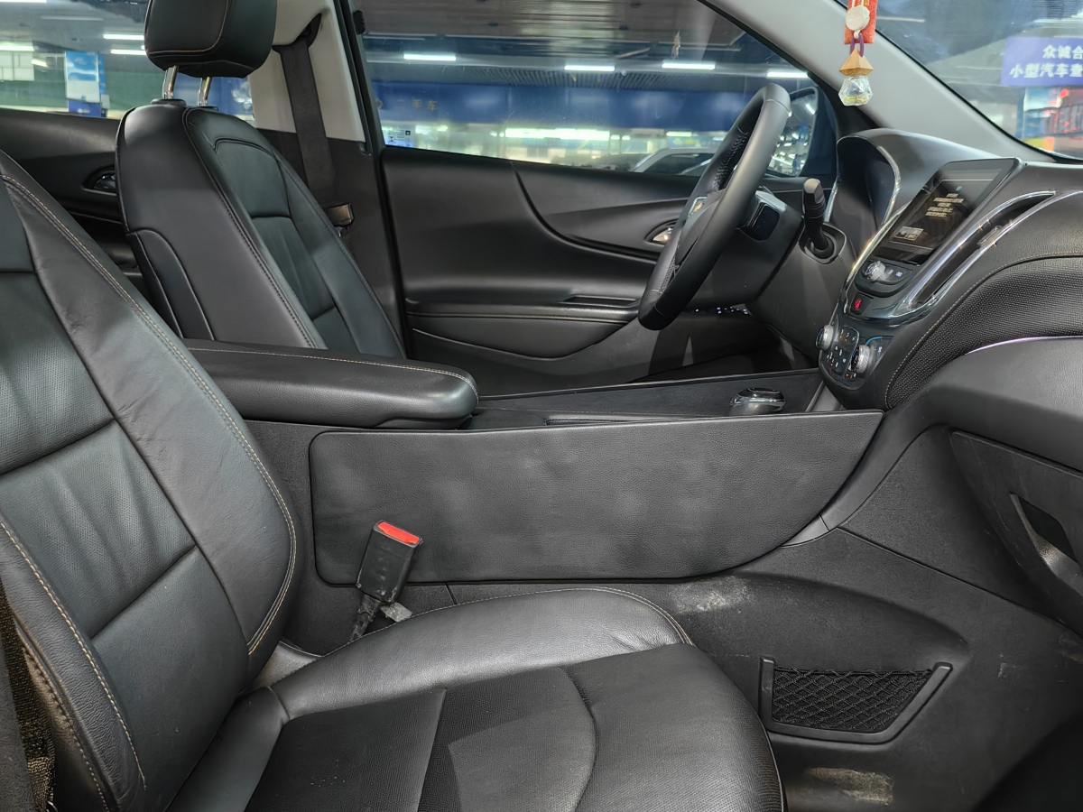 Chevrolet Equinox 2018 car image #16