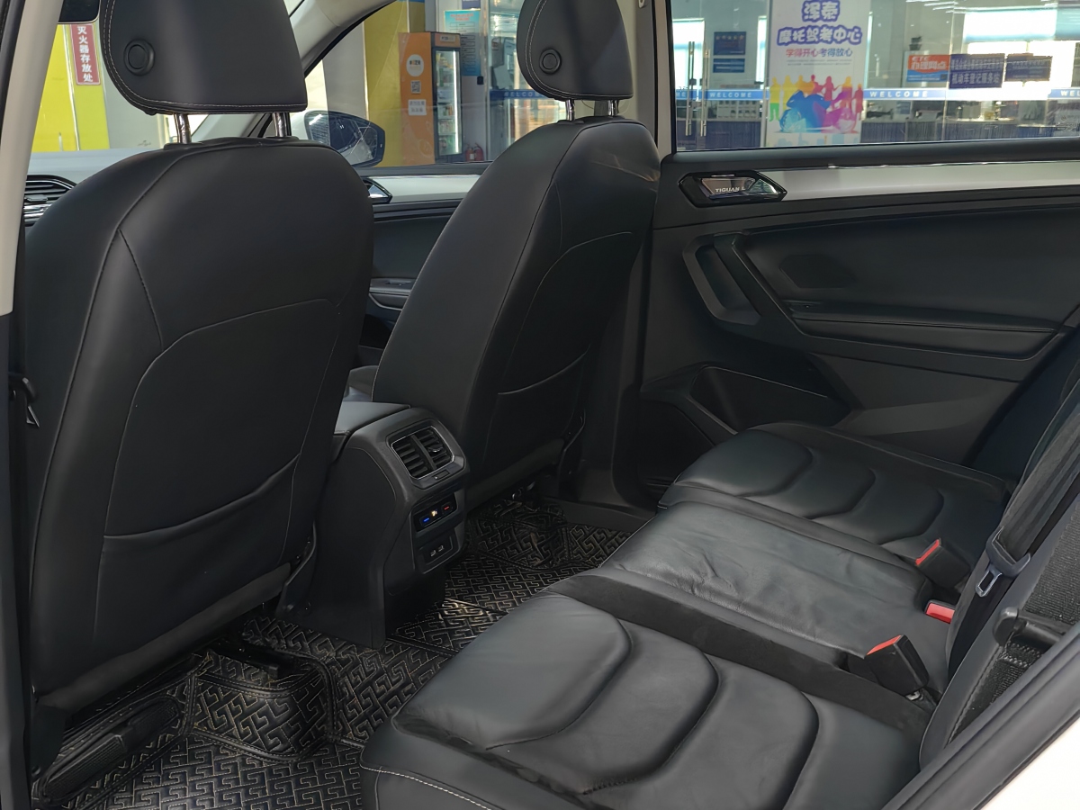Volkswagen Tiguan L 2018 #16 Volkswagen Tiguan L 2018 car image #16