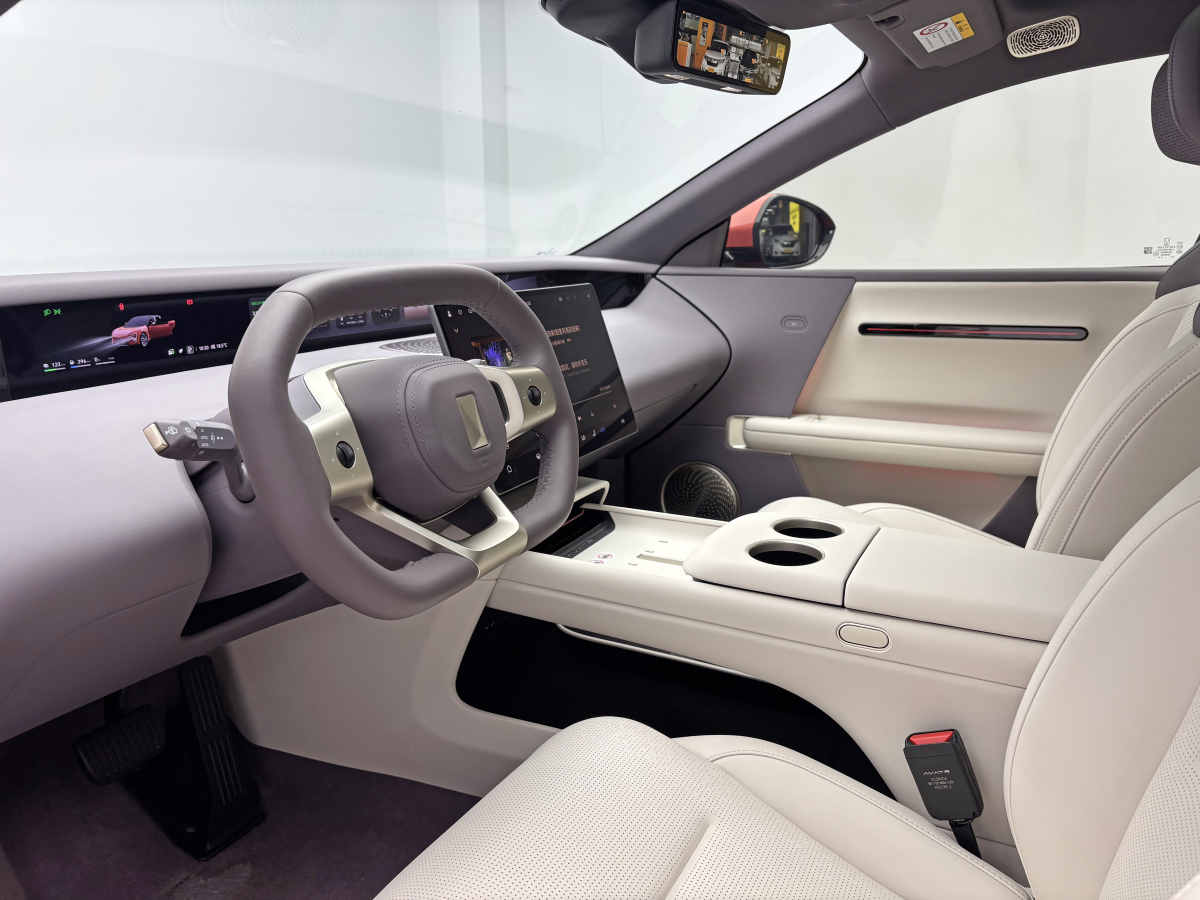 Avatr 06 2025 car image #16