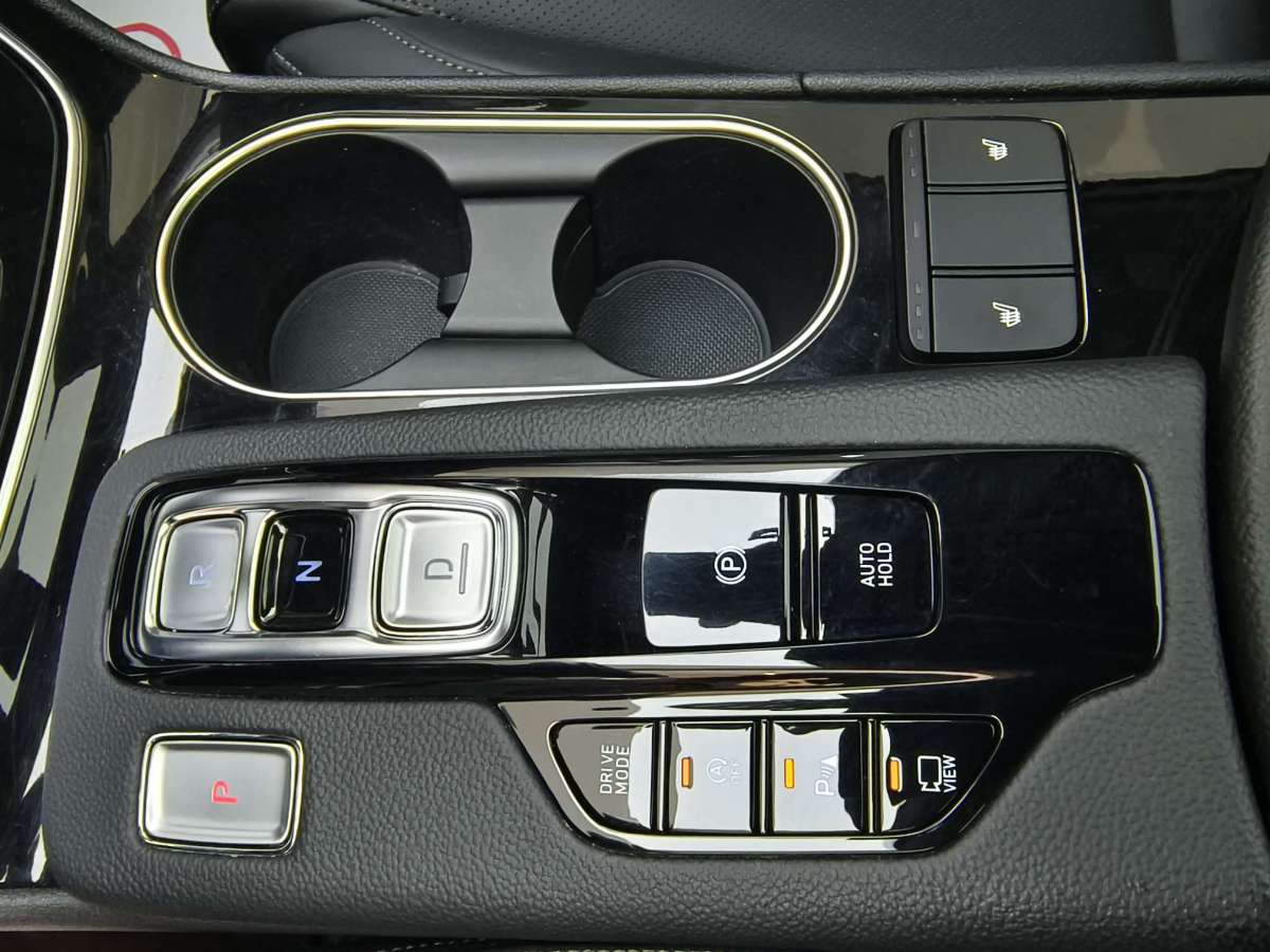 Hyundai Santa Fe 2021 car image #16