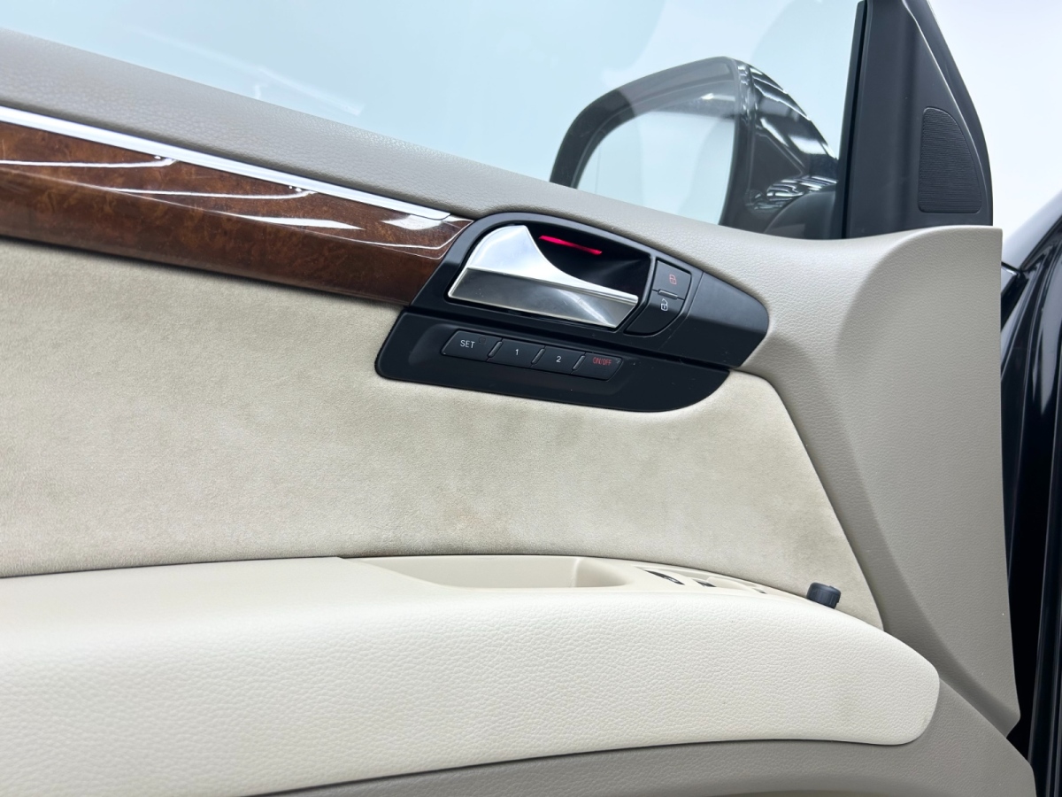 Audi Q7 2013 car image #16