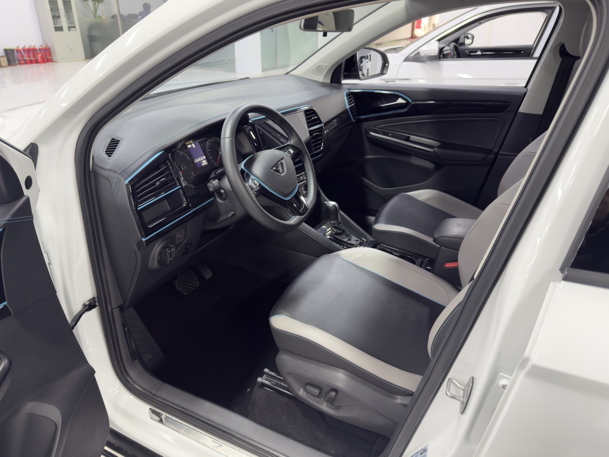 Ford VS5 2022 car image #16