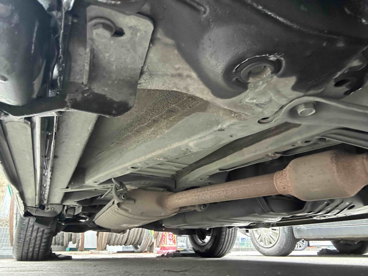 Toyota RAV4 2011 immagine di auto #16