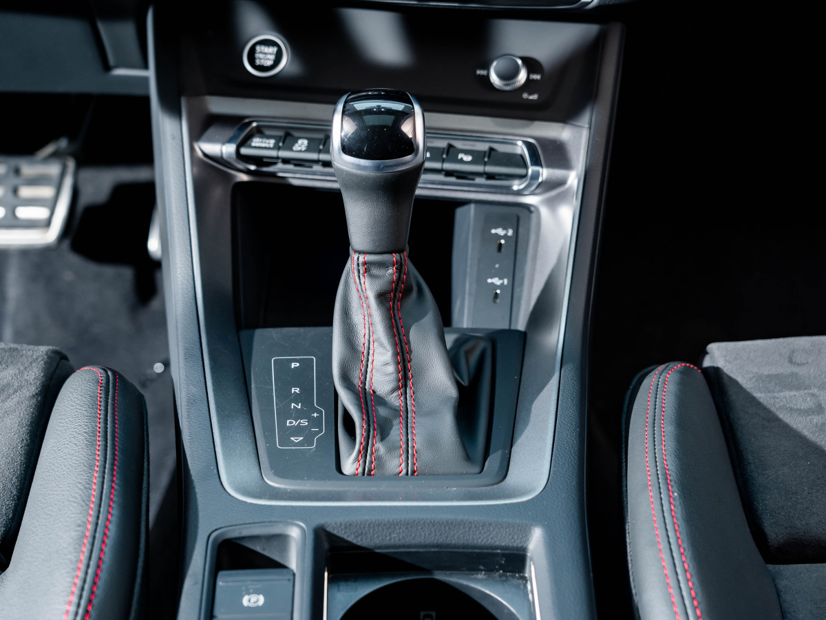 Audi Q3 2023 car image #16