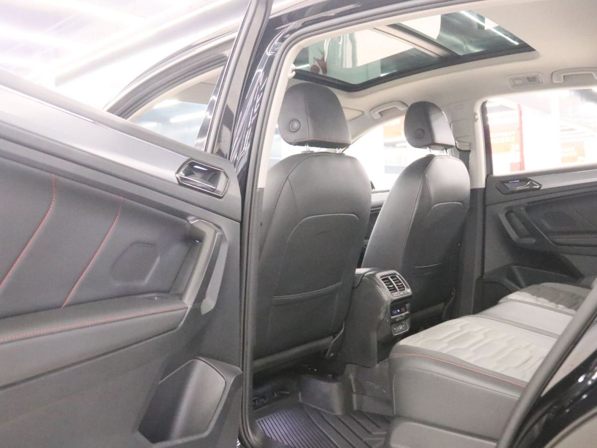 Volkswagen Tiguan X 2021 car image #16