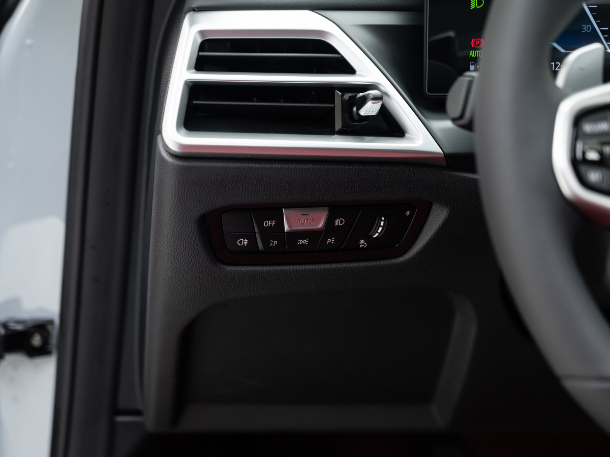 BMW 4 Series 2025 car image #16