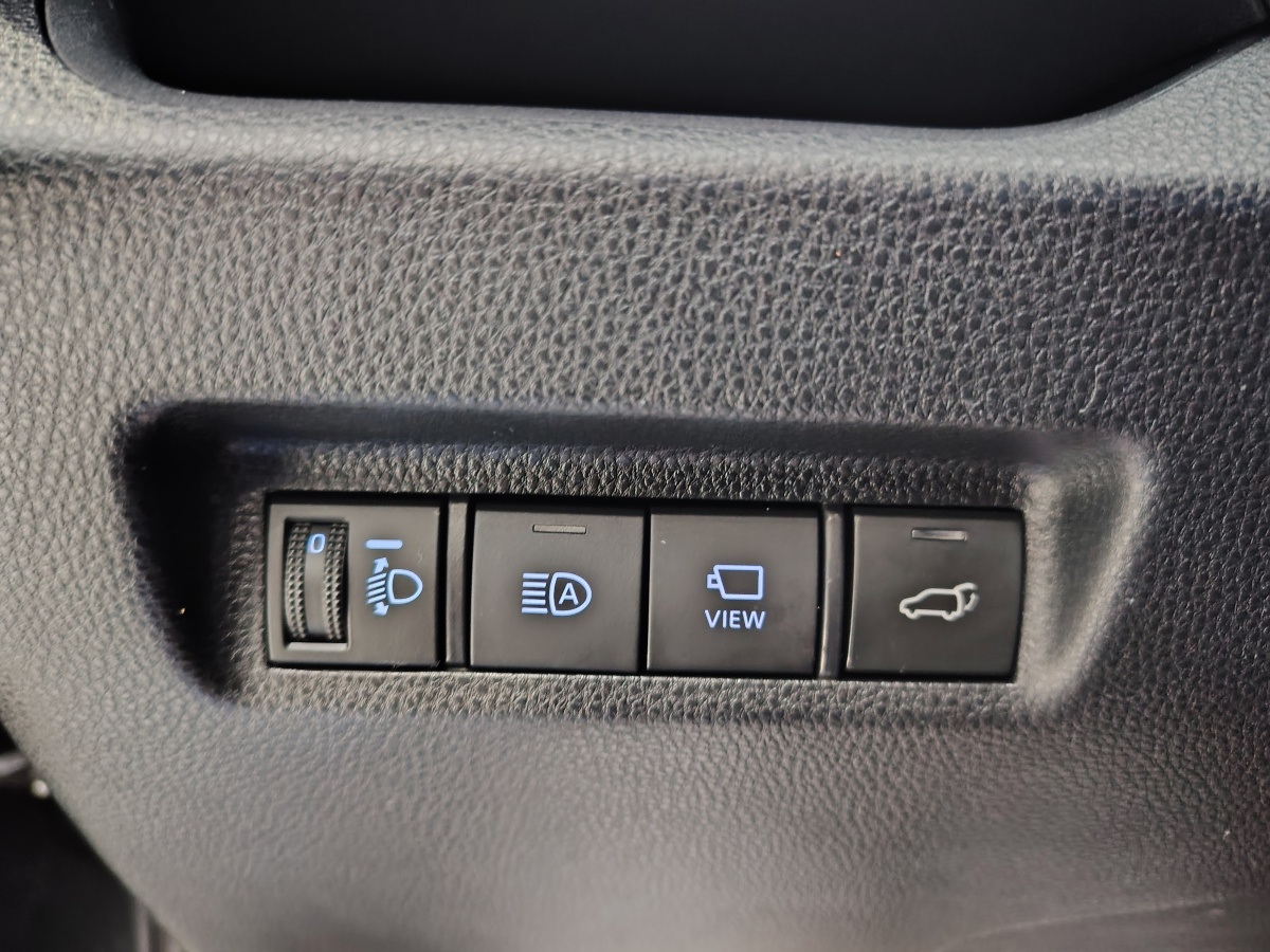 Toyota RAV4 2021 car image #16