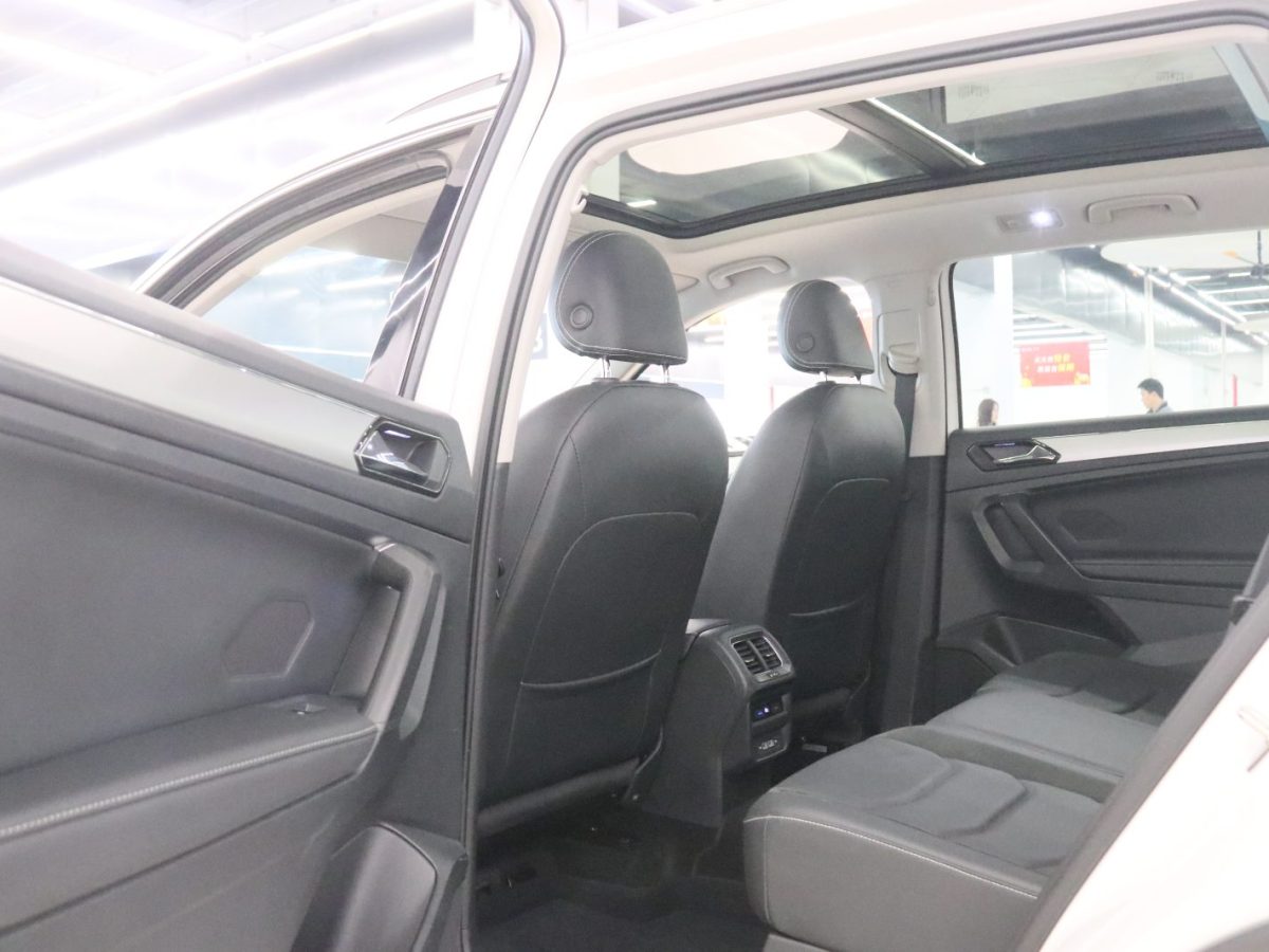 Volkswagen Tiguan L 2020 #16 Volkswagen Tiguan L 2020 car image #16