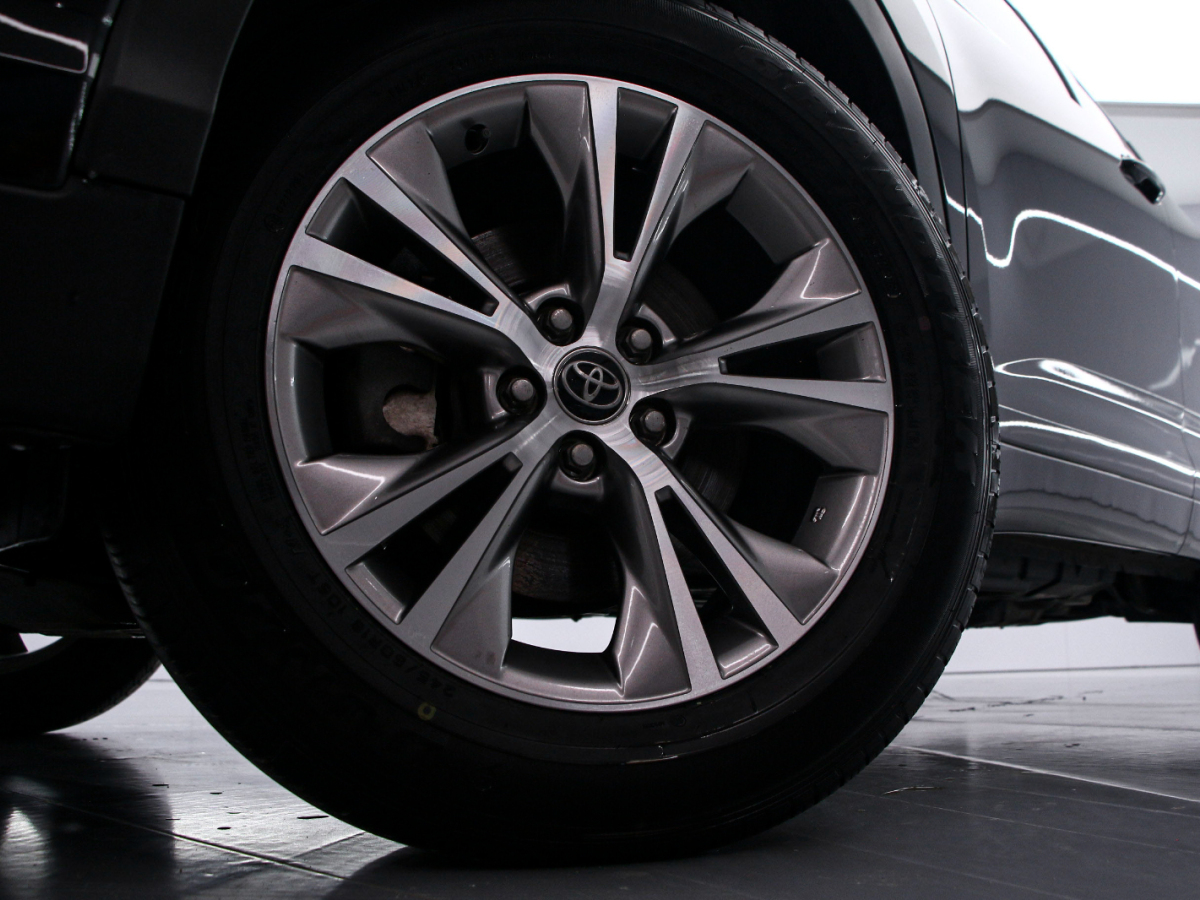 Toyota Highlander 2019 car image #16