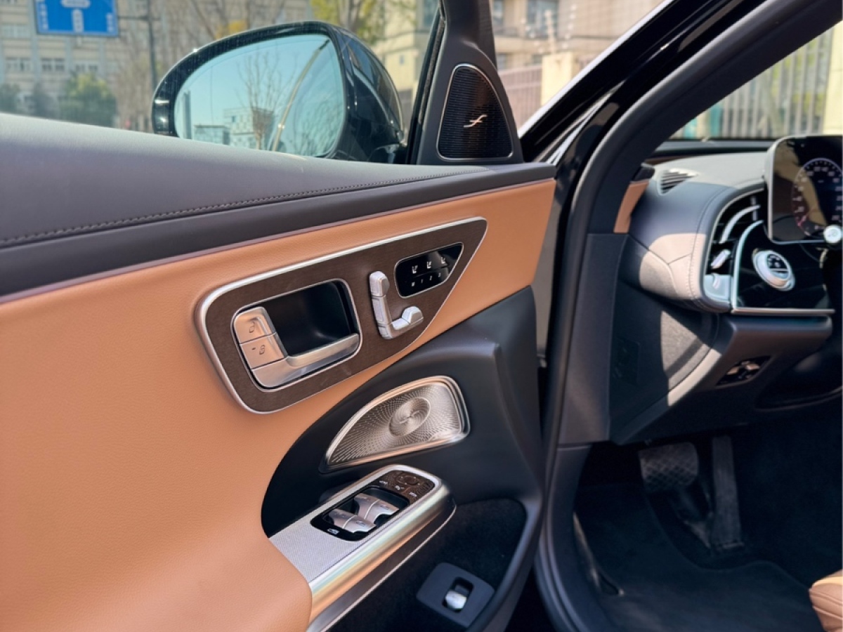 Mercedes-Benz E Class 2025 car image #16