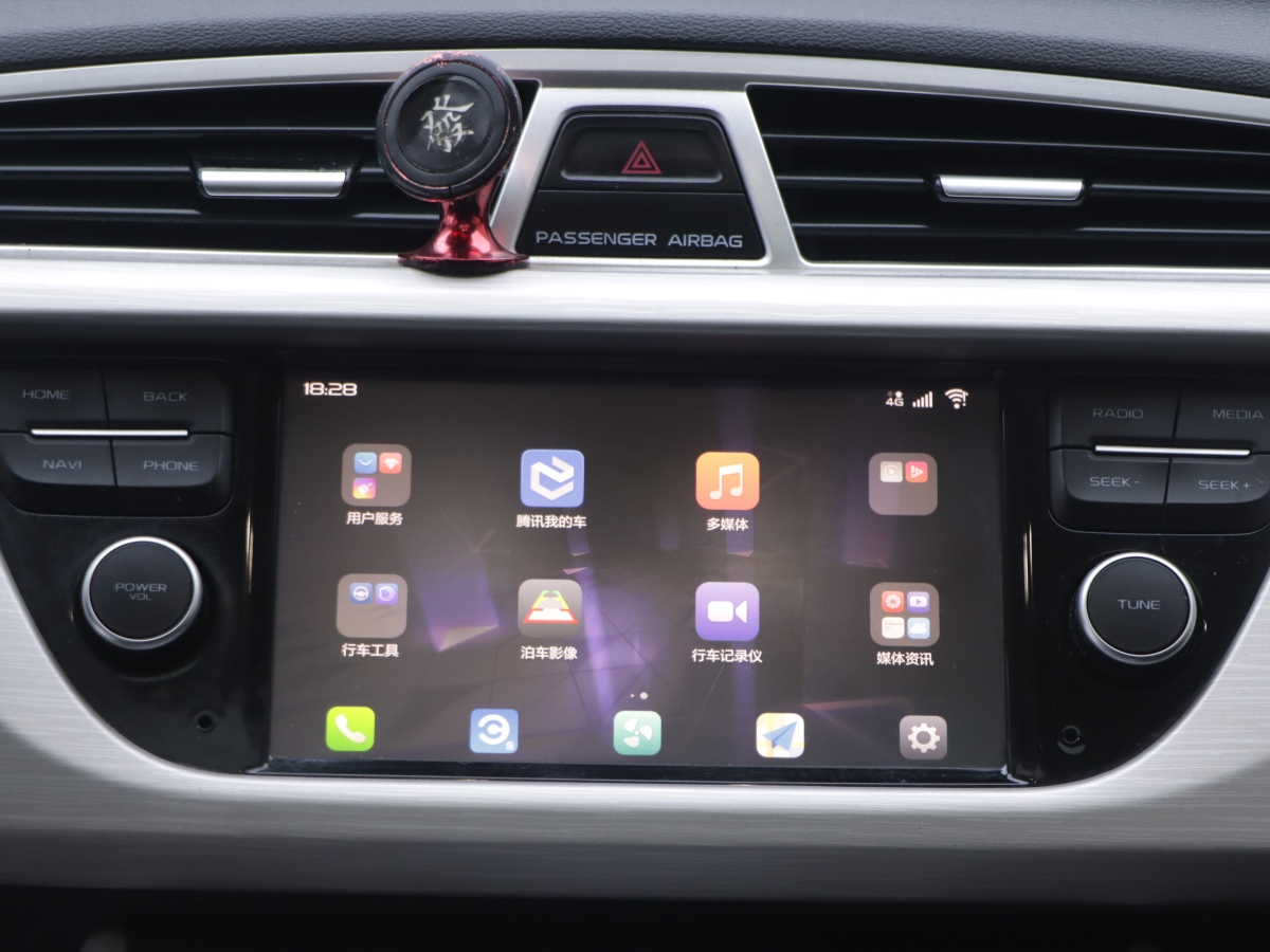 GEELY Boyue 2018 immagine di auto #16