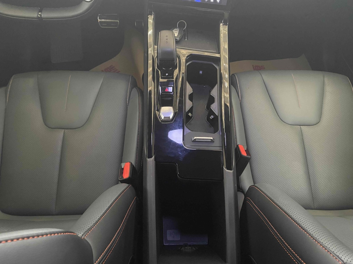 GEELY Boyue 2024 immagine di auto #16