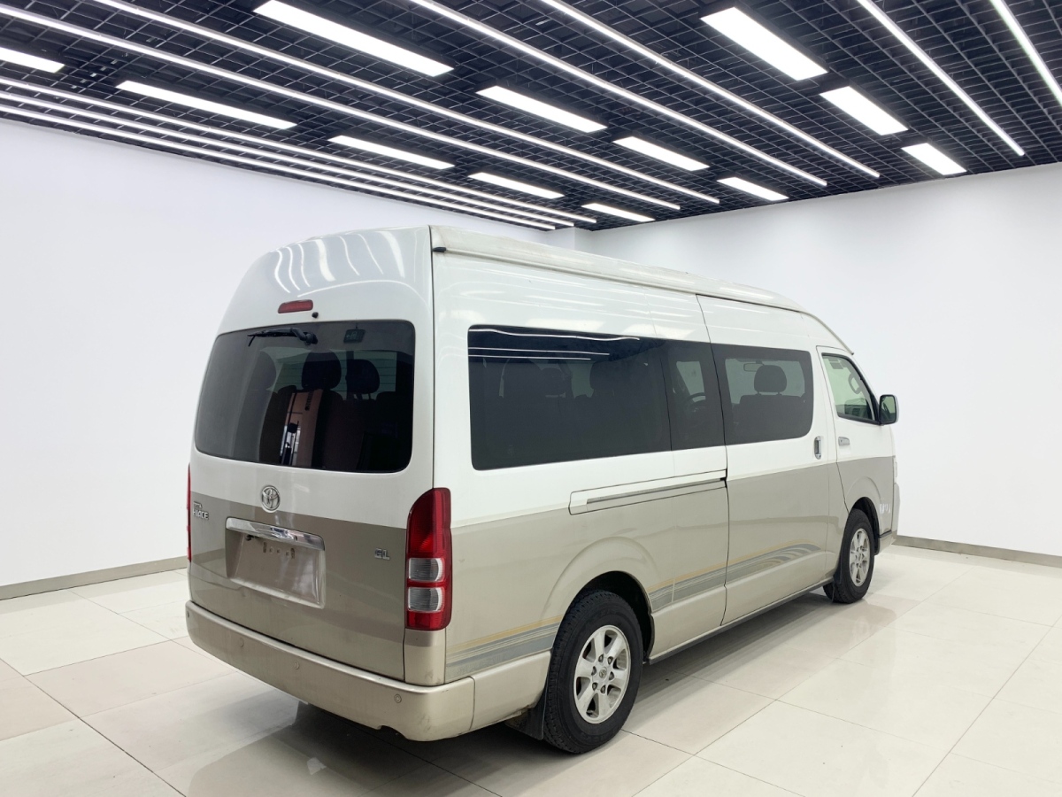 Toyota Hiace 2012 immagine di auto #16