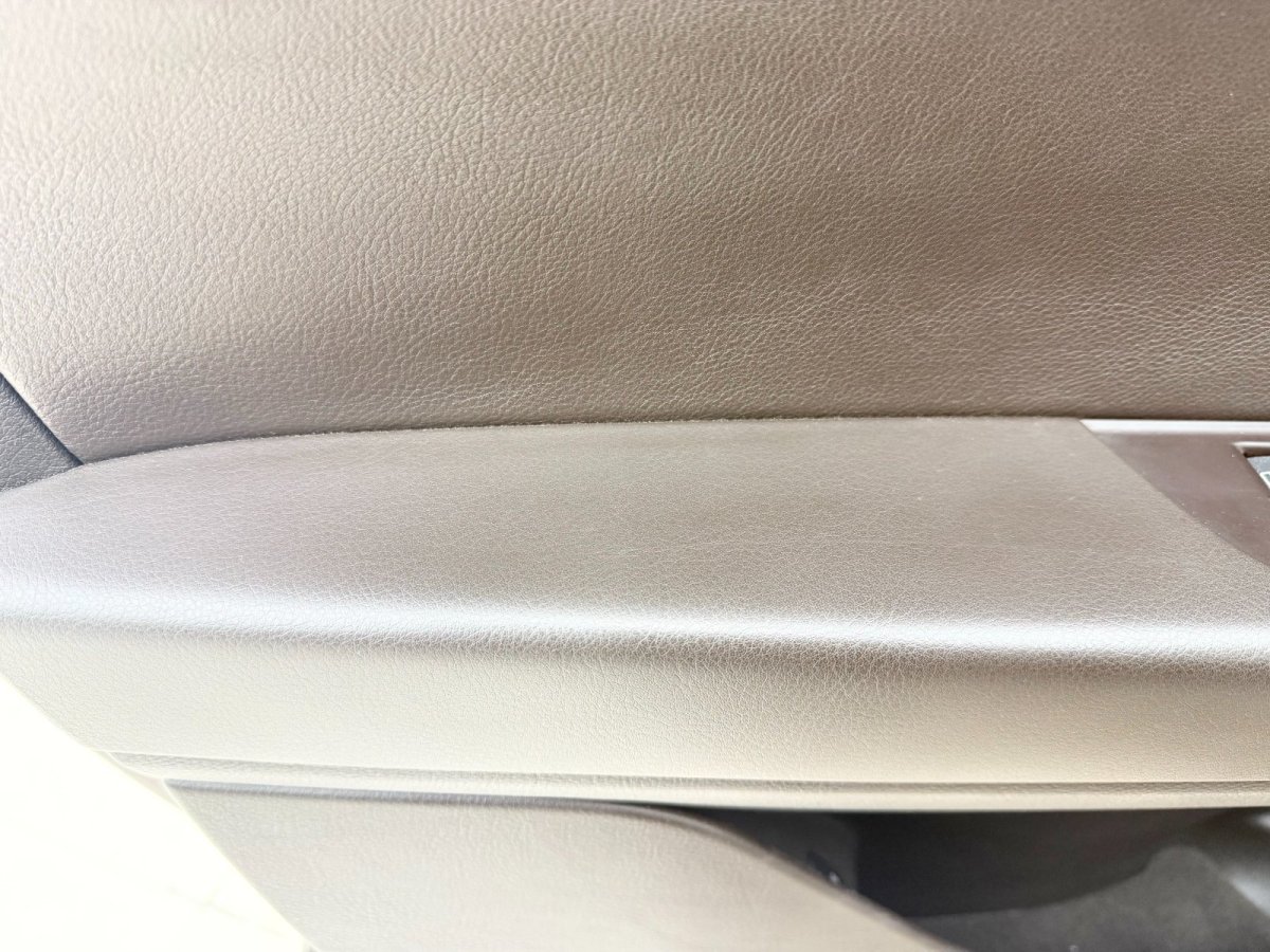 Volkswagen Touareg 2015 car image #16