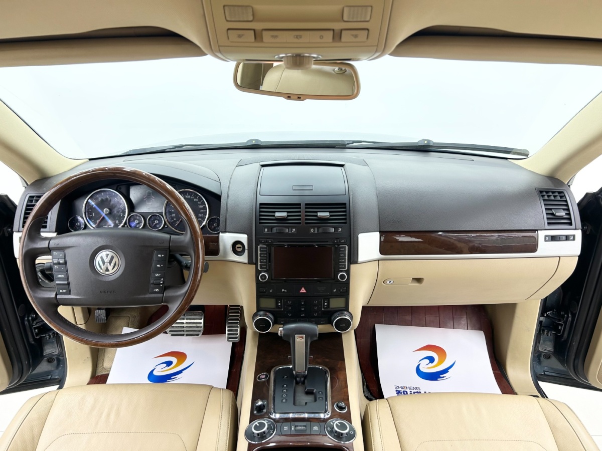 Volkswagen Touareg 2009 car image #16