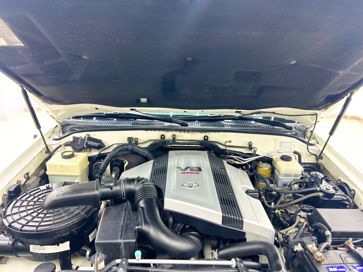 Toyota Land Cruiser 2005 immagine di auto #16