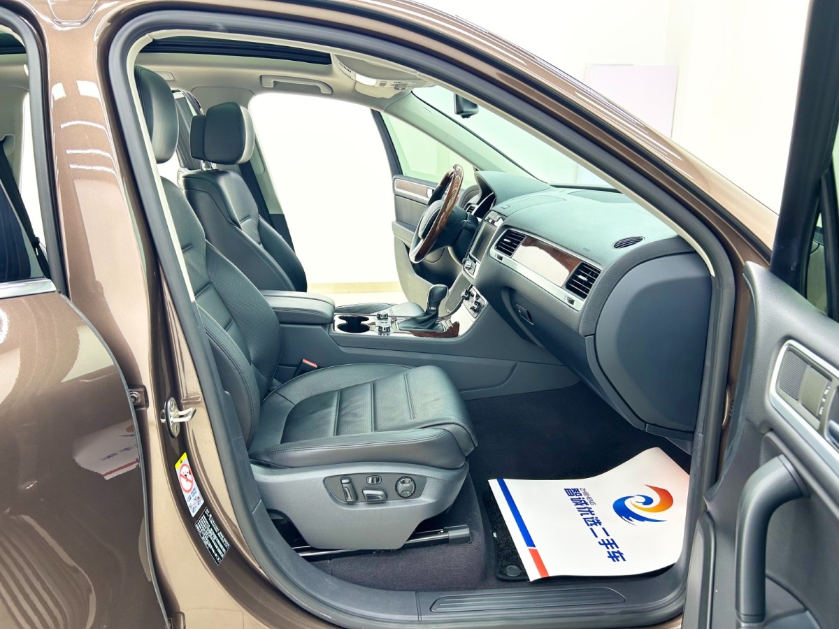 Volkswagen Touareg 2014 car image #16