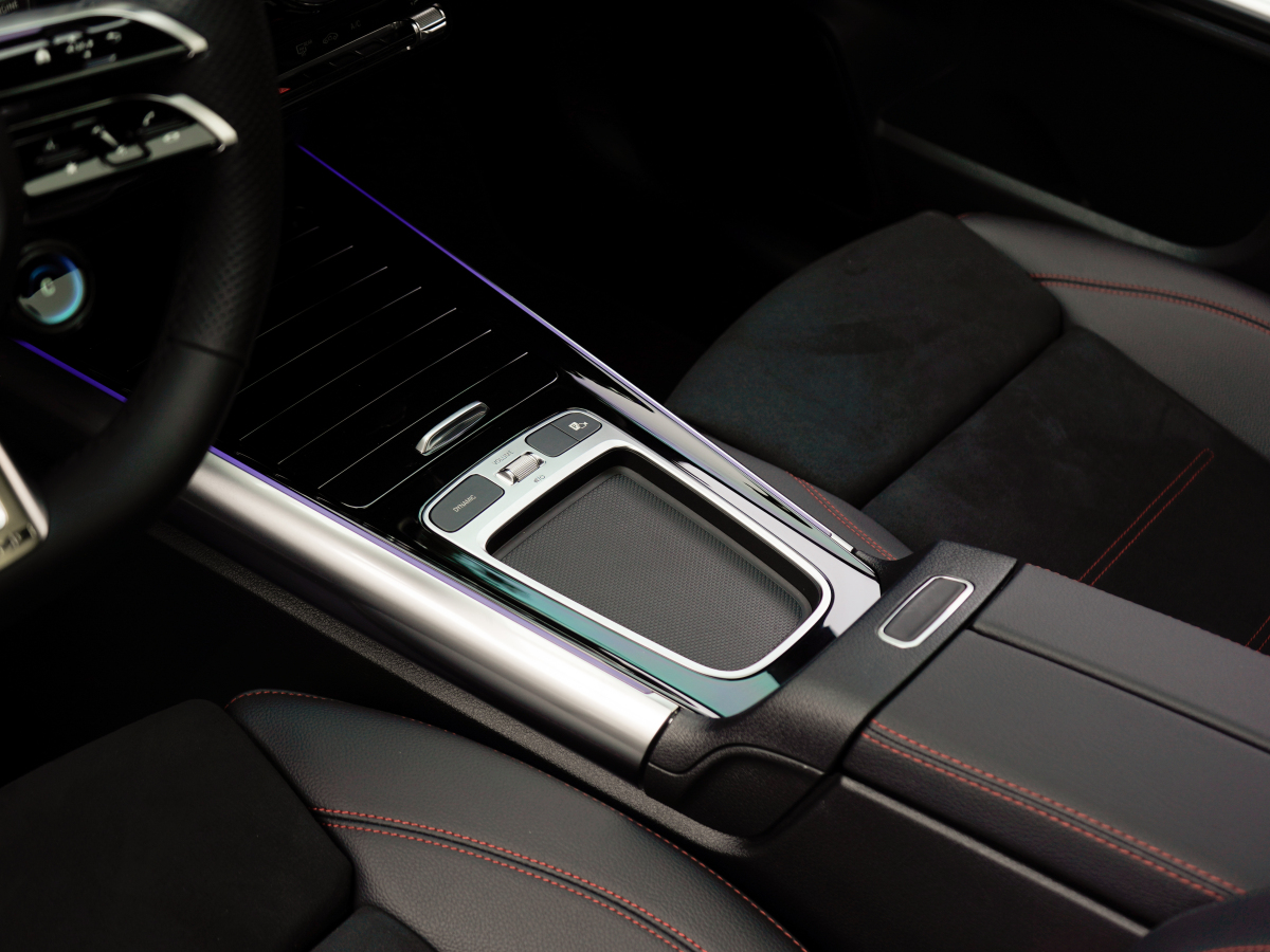 Mercedes-Benz GLA AMG 2024 car image #16