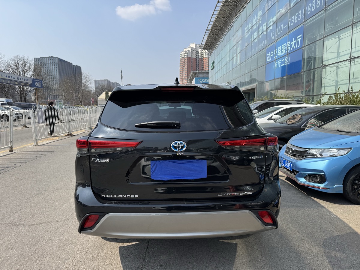 Toyota Highlander 2024 car image #16