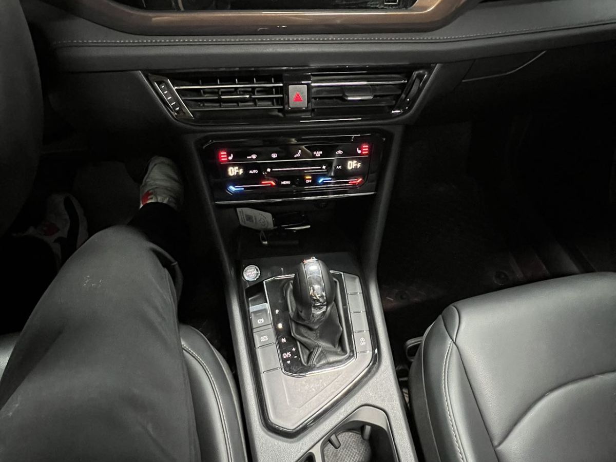 Volkswagen 2023 car image #16