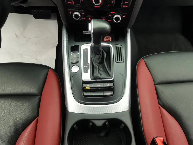 Audi Q5 2018 car image #16