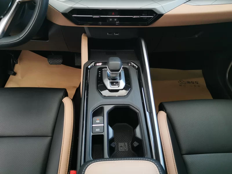 GEELY OkavangoPRO 2024 car image #16