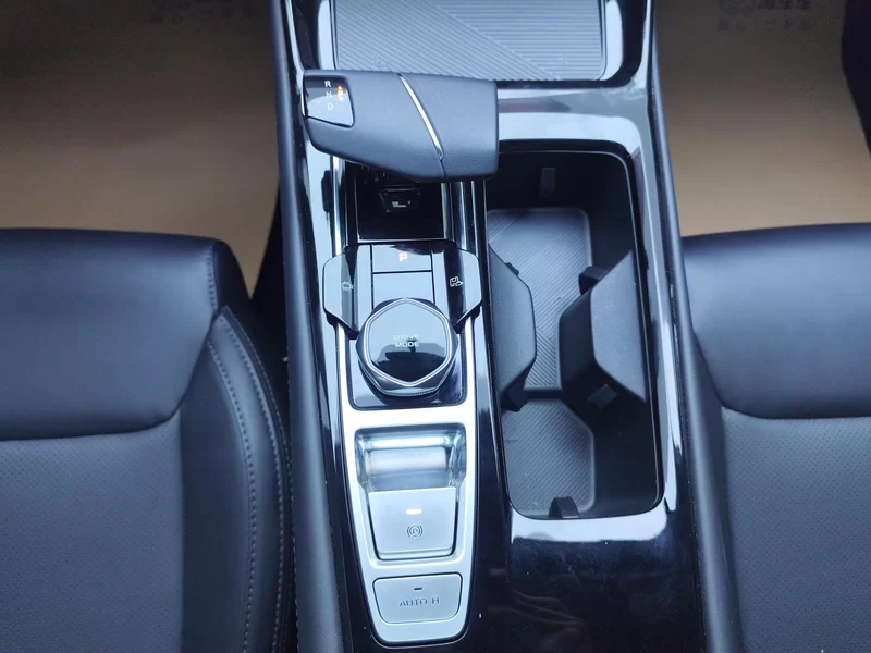 Changan Raeton Plus 2022 صورة سيارة #16