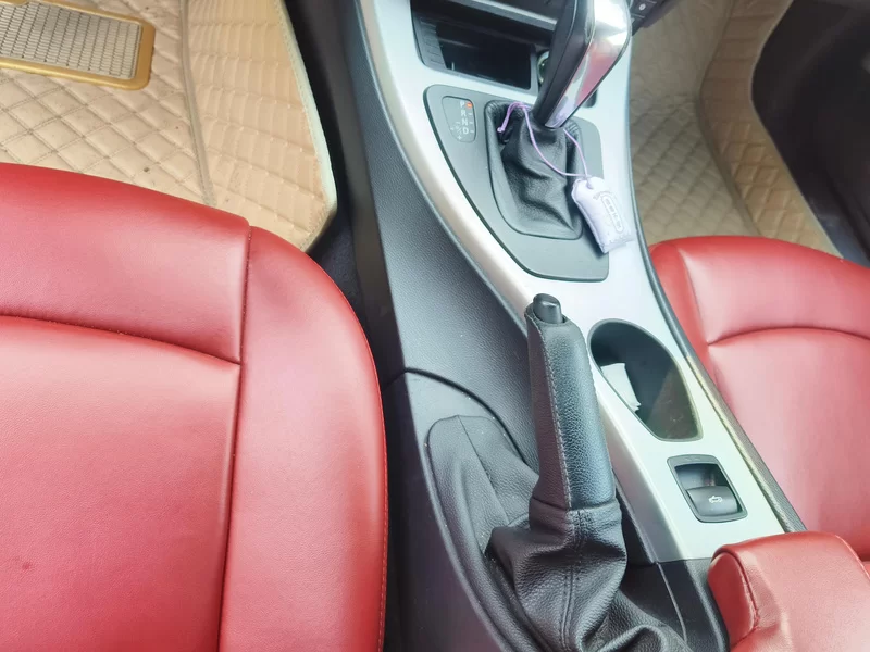 BMW 3 Series (Imported) 2011 car image #16