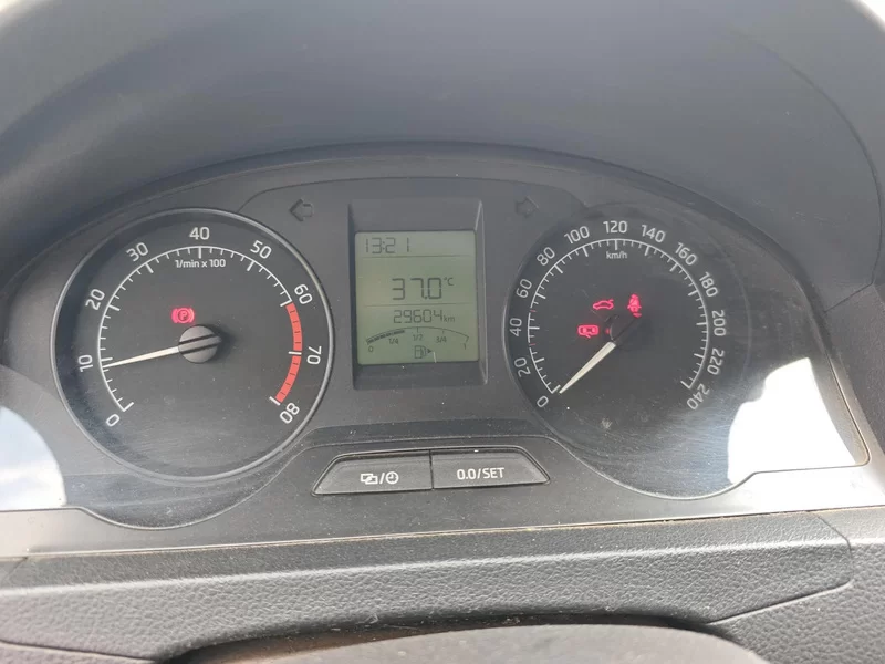 Skoda Rapid 2017 imagen de coche #16