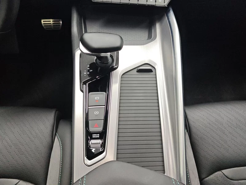 GEELY PrefaceL 2023 car image #16