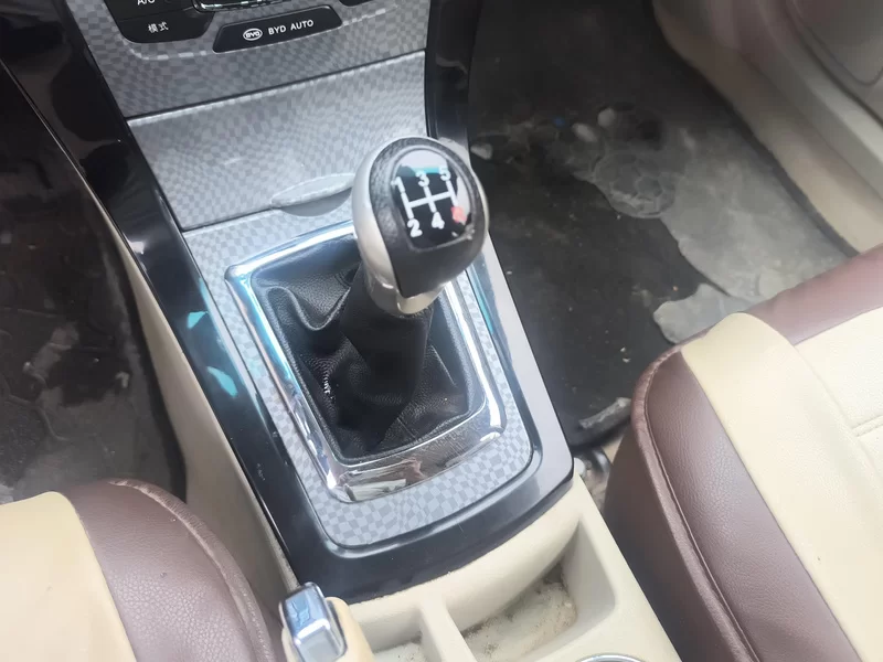 BYD SuRui 2013 car image #16