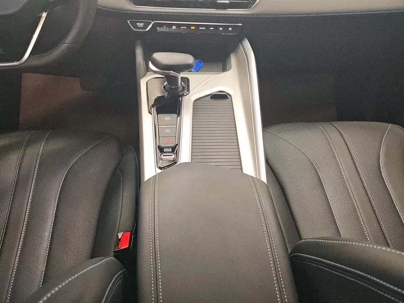 GEELY PrefaceL 2024 imagen de coche #16