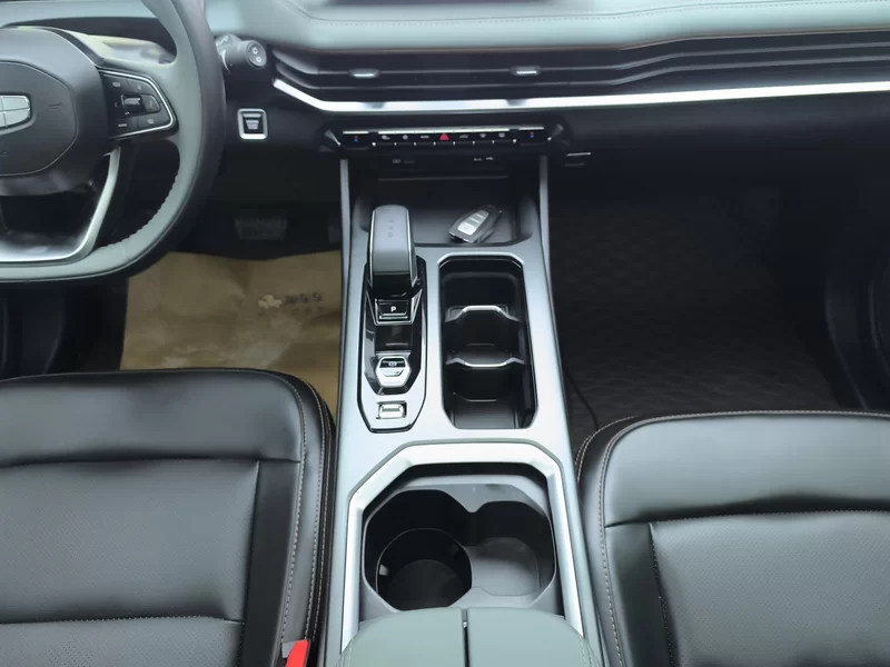 GEELY Okavango 2023 car image #16