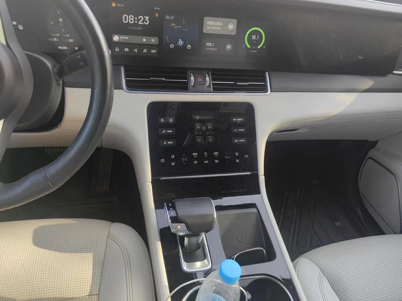 Li One 2021 صورة سيارة #16