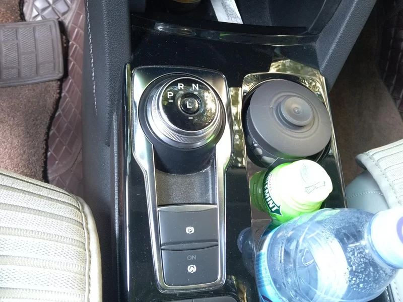 Ford Escape 2023 immagine di auto #16